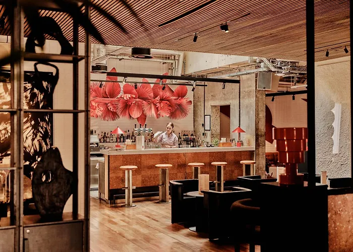 One Hundred ShoreditchAirport Hotel